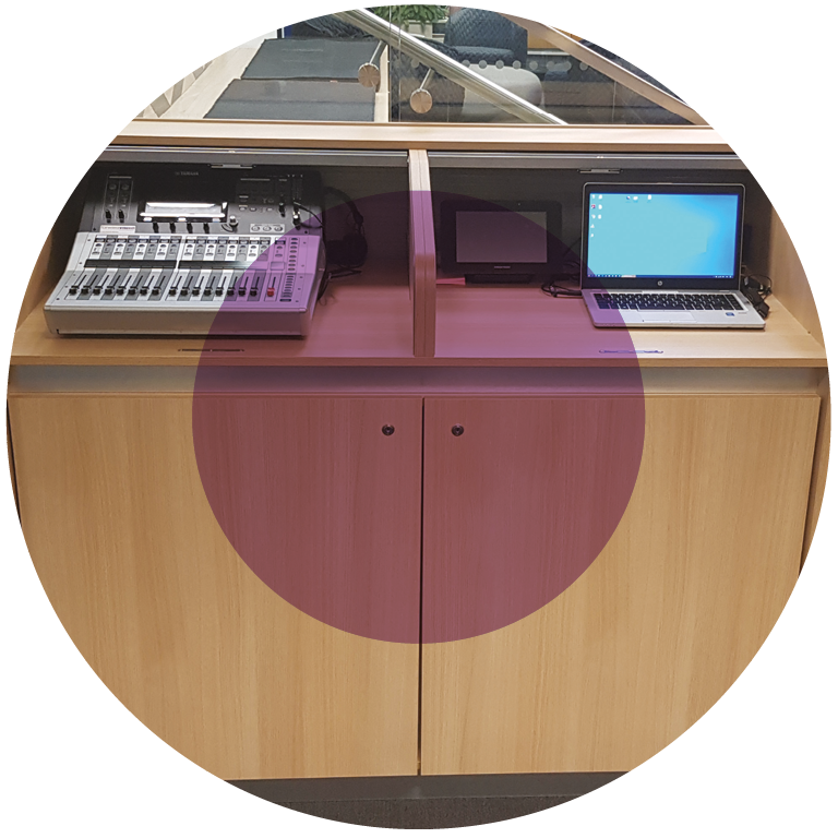 circle-tech-desk-1