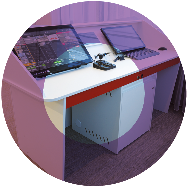 circle-tech-desk-2